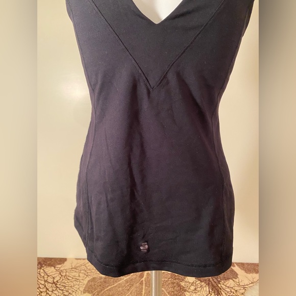 Tonic Active Yoga Top with Built in Shelf Bra Size Medium in EUC - Picture 6 of 7